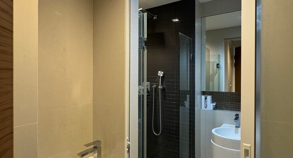 For sale 1 bed condo in Phaya Thai, Bangkok