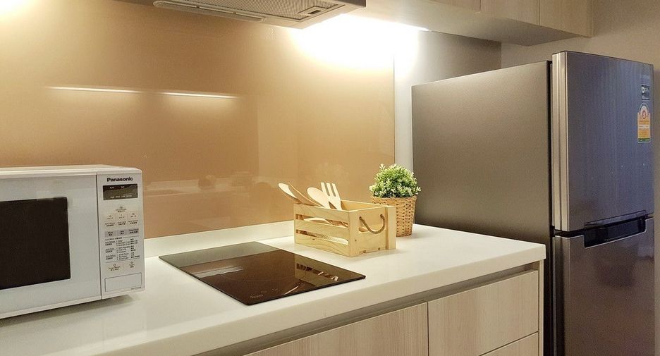 For rent 2 bedrooms condo in Khlong Toei, Bangkok