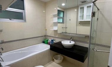 For sale 2 Beds condo in Phaya Thai, Bangkok