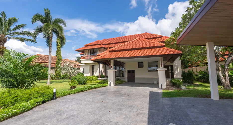For sale 6 bed villa in Thalang, Phuket