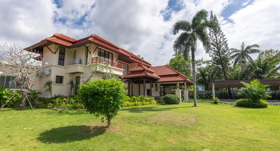 For sale 6 bed villa in Thalang, Phuket