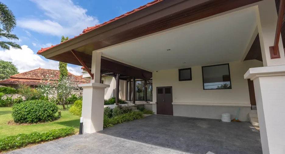 For sale 6 bed villa in Thalang, Phuket