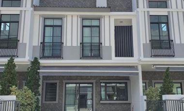 For rent 3 bed townhouse in Bang Phli, Samut Prakan