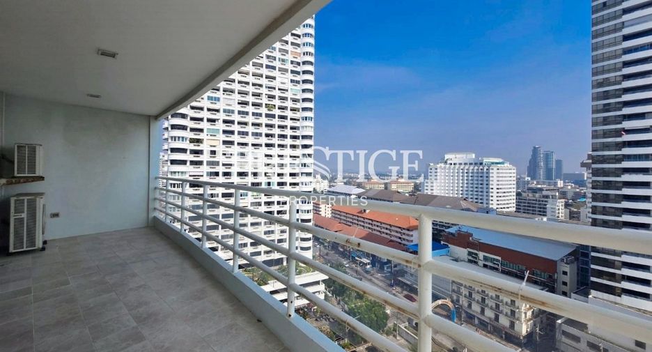 For sale 3 bedrooms condo in Bang Lamung, Chonburi