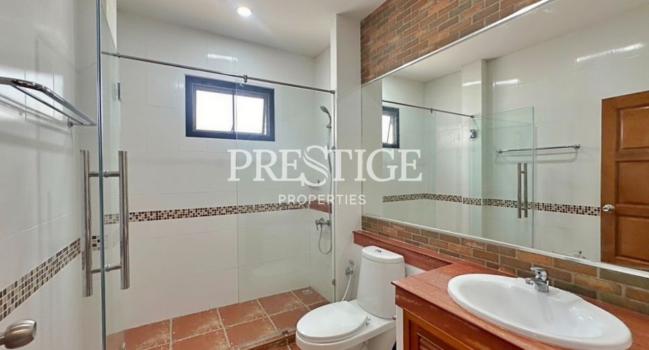 For rent 3 bedrooms house in Huay Yai, Pattaya