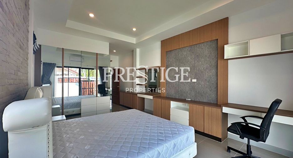 For rent 3 bedrooms house in Huay Yai, Pattaya
