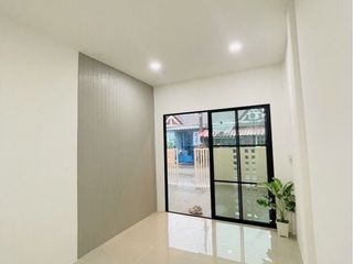 For sale 2 Beds townhouse in Lam Luk Ka, Pathum Thani