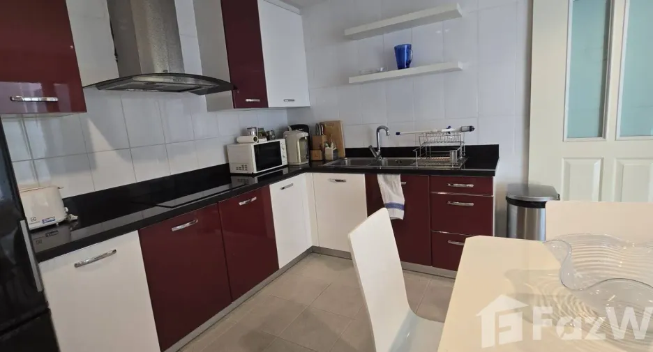For rent 6 Beds house in Lam Luk Ka, Pathum Thani