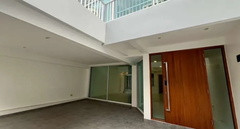 For rent 2 bedrooms office in Watthana, Bangkok