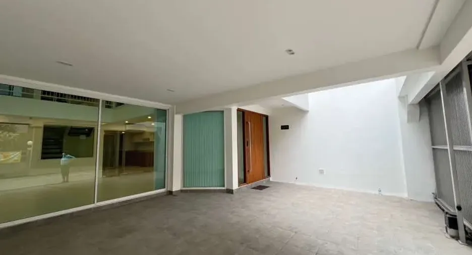 For rent 2 bedrooms office in Watthana, Bangkok