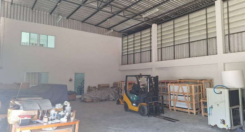 For sale warehouse in Lat Lum Kaeo, Pathum Thani