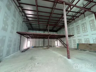 For rent retail Space in Watthana, Bangkok