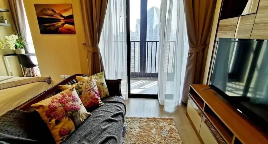 For rent studio condo in Khlong Toei, Bangkok