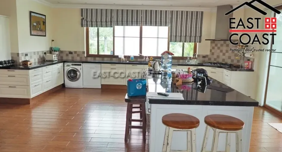 For rent and for sale 4 bedrooms house in Bang Lamung, Chonburi