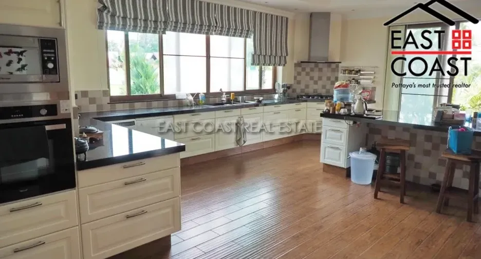 For rent and for sale 4 bedrooms house in Bang Lamung, Chonburi