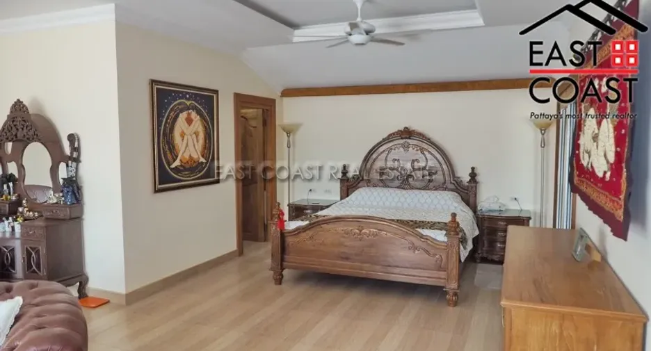 For rent and for sale 4 bedrooms house in Bang Lamung, Chonburi