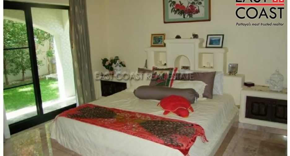 For rent 4 bedrooms house in East Pattaya, Pattaya