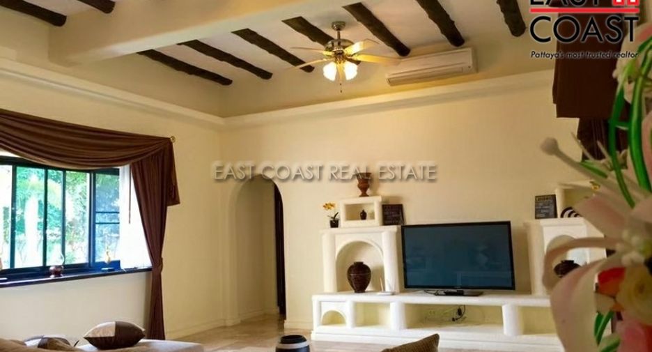 For rent 4 bedrooms house in East Pattaya, Pattaya