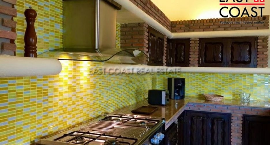 For rent 4 bedrooms house in East Pattaya, Pattaya