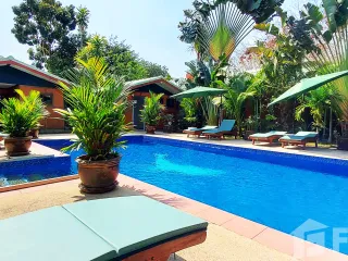 For sale 10 bed hotel in Mueang Rayong, Rayong