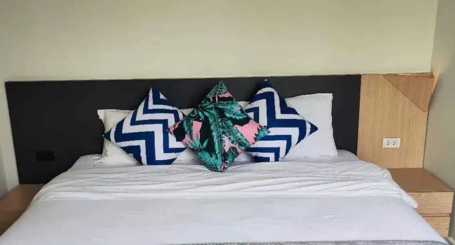 For sale 2 bed condo in Khlong Toei, Bangkok