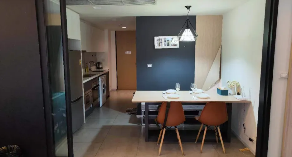 For sale 2 bed condo in Khlong Toei, Bangkok