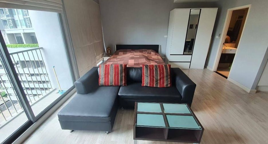 For rent studio condo in Khlong Toei, Bangkok