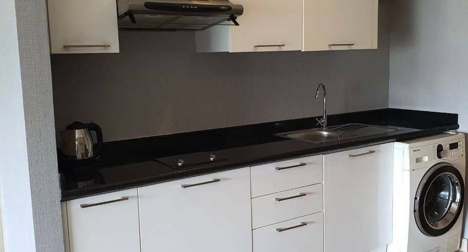 For rent studio condo in Khlong Toei, Bangkok