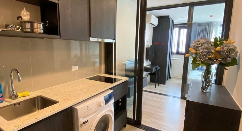 For sale 1 bed condo in Huai Khwang, Bangkok