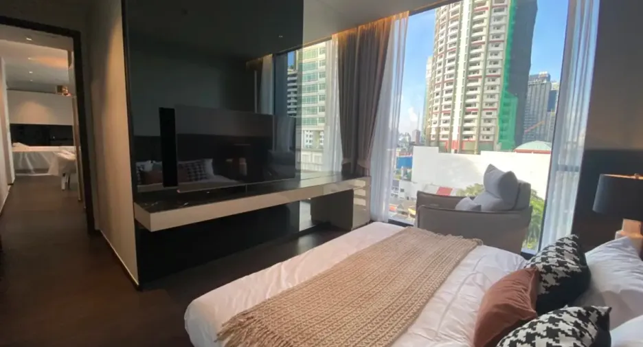 For rent 2 bedrooms condo in Khlong Toei, Bangkok