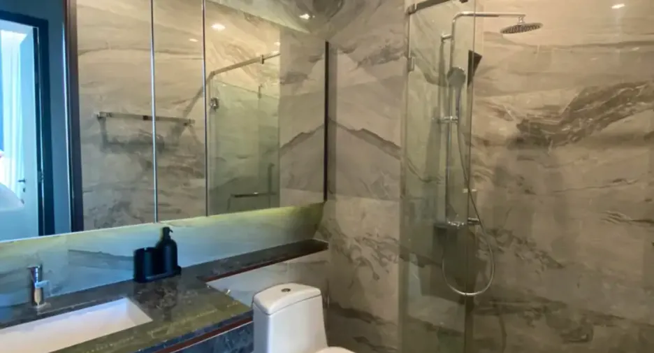 For rent 2 bedrooms condo in Khlong Toei, Bangkok