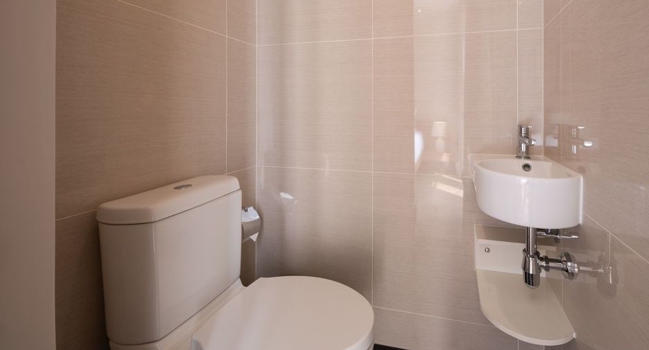 For rent studio condo in Khlong Toei, Bangkok