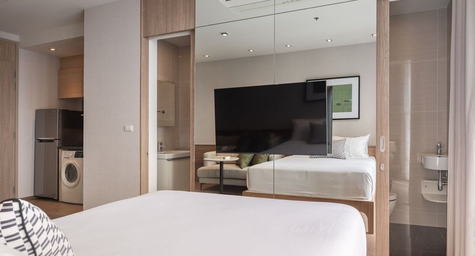 For rent studio condo in Khlong Toei, Bangkok