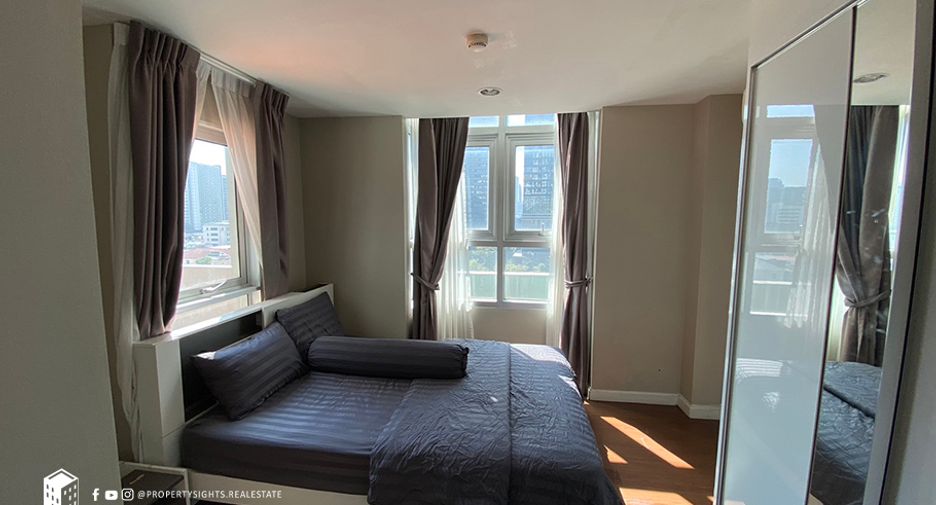 For rent 5 bed condo in Huai Khwang, Bangkok