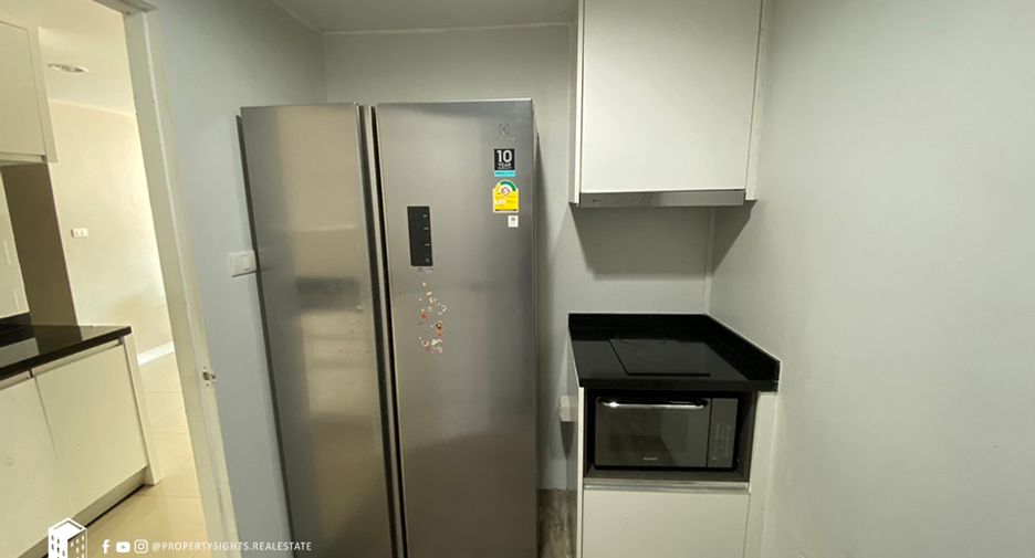 For rent 5 bed condo in Huai Khwang, Bangkok