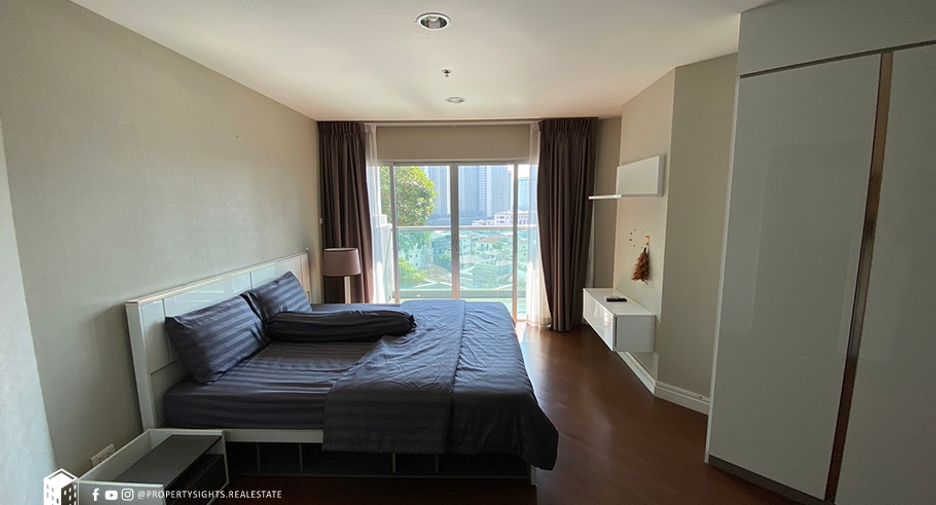 For rent 5 bed condo in Huai Khwang, Bangkok