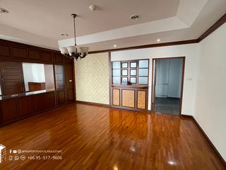 For rent 3 bed condo in Yan Nawa, Bangkok