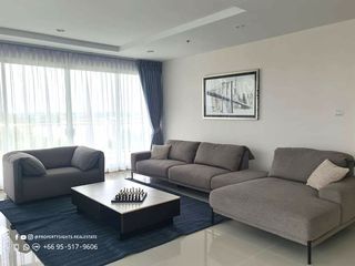 For rent 3 bed condo in Yan Nawa, Bangkok