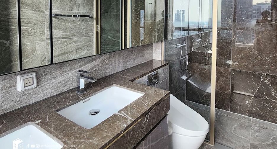 For rent 2 bed condo in Khlong Toei, Bangkok