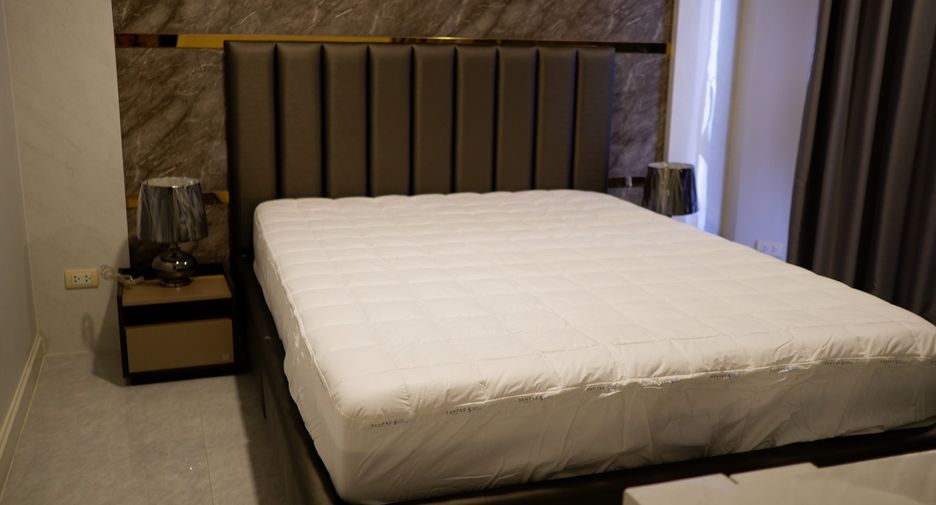 For rent 4 bed condo in Huai Khwang, Bangkok