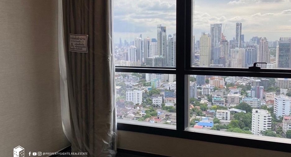 For sale 2 bed condo in Khlong Toei, Bangkok