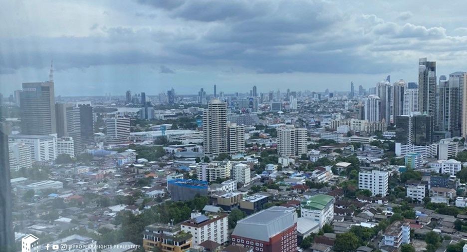 For sale 2 bed condo in Khlong Toei, Bangkok
