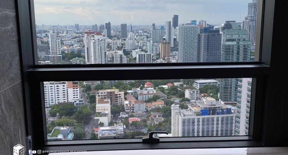 For sale 2 bed condo in Khlong Toei, Bangkok