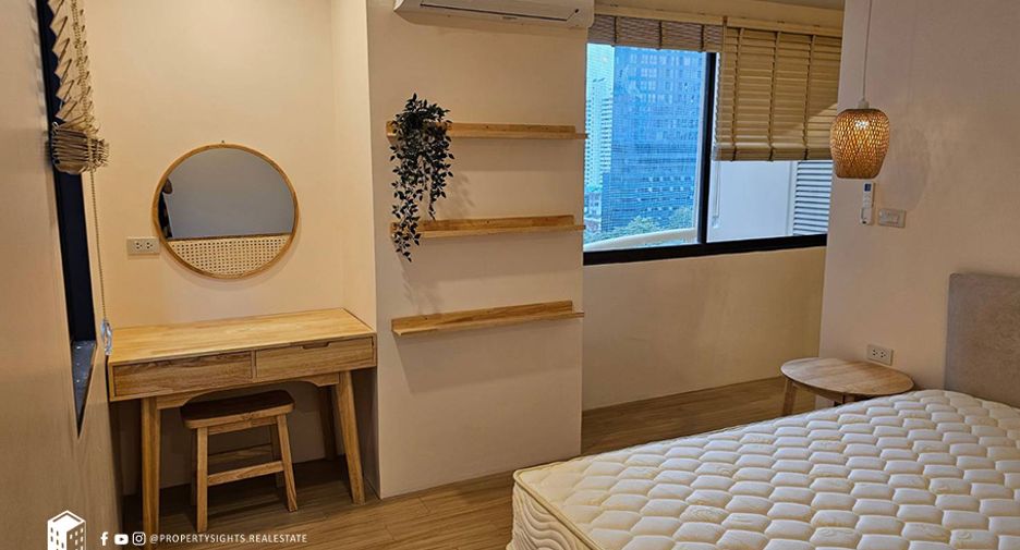 For rent 3 Beds condo in Khlong Toei, Bangkok
