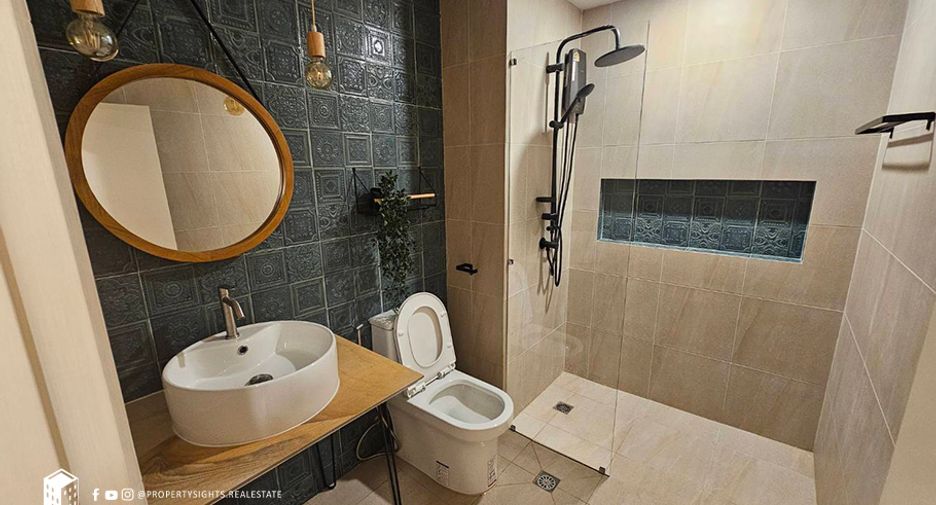 For rent 3 Beds condo in Khlong Toei, Bangkok