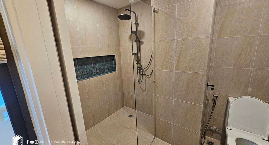 For rent 3 Beds condo in Khlong Toei, Bangkok