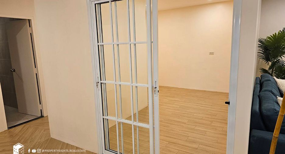 For rent 3 Beds condo in Khlong Toei, Bangkok