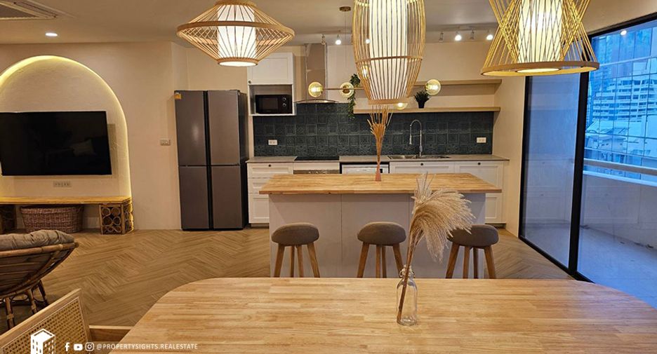 For rent 3 Beds condo in Khlong Toei, Bangkok