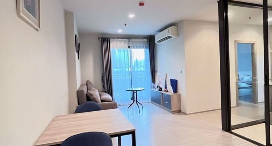 For rent 2 bed condo in Huai Khwang, Bangkok