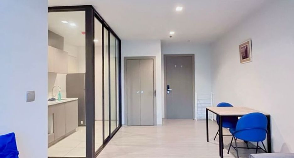 For rent 2 bed condo in Huai Khwang, Bangkok